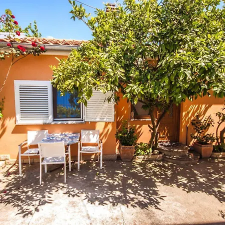 Amalia アパート ザダル